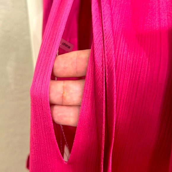 NWT Floucy vibrant pink party dress. Size L - Picture 4 of 7